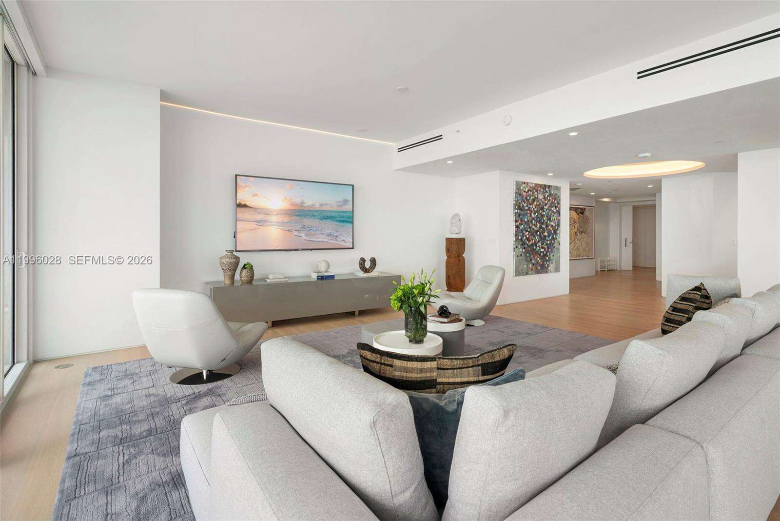 CONTINUUM ON SOUTH BEACH CONDO THE SOUTH TOWER - 100 Pointe Dr, Miami Beach, FL 33139 | Picture 15
