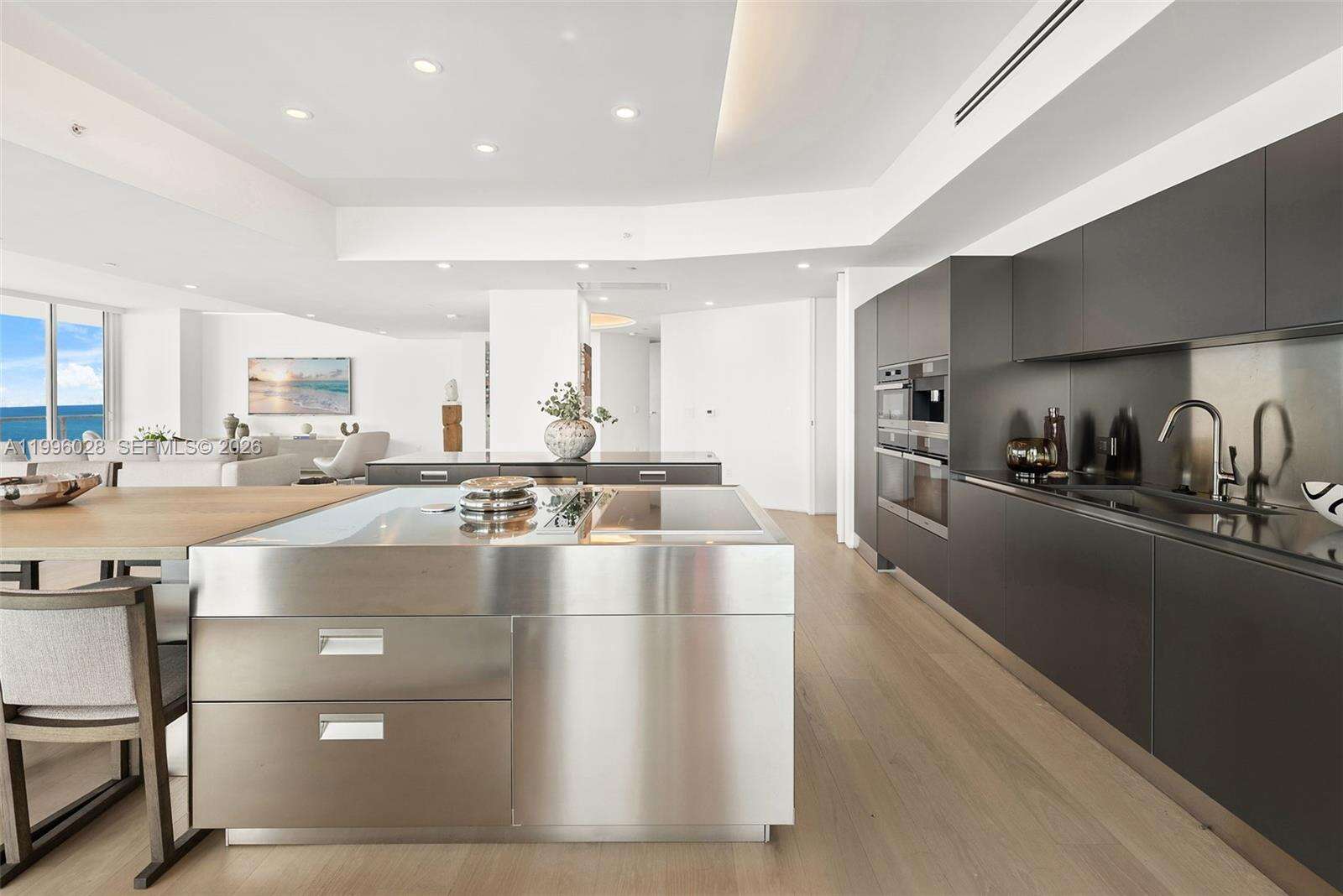 CONTINUUM ON SOUTH BEACH CONDO THE SOUTH TOWER - 100 Pointe Dr, Miami Beach, FL 33139 | Picture 20