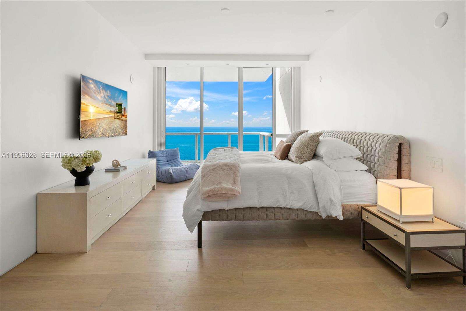 CONTINUUM ON SOUTH BEACH CONDO THE SOUTH TOWER - 100 Pointe Dr, Miami Beach, FL 33139 | Picture 24