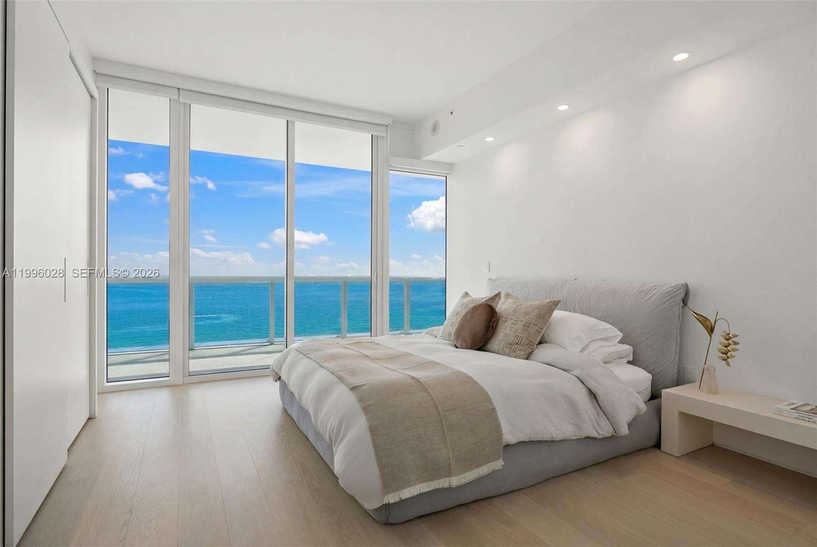 CONTINUUM ON SOUTH BEACH CONDO THE SOUTH TOWER - 100 Pointe Dr, Miami Beach, FL 33139 | Picture 26