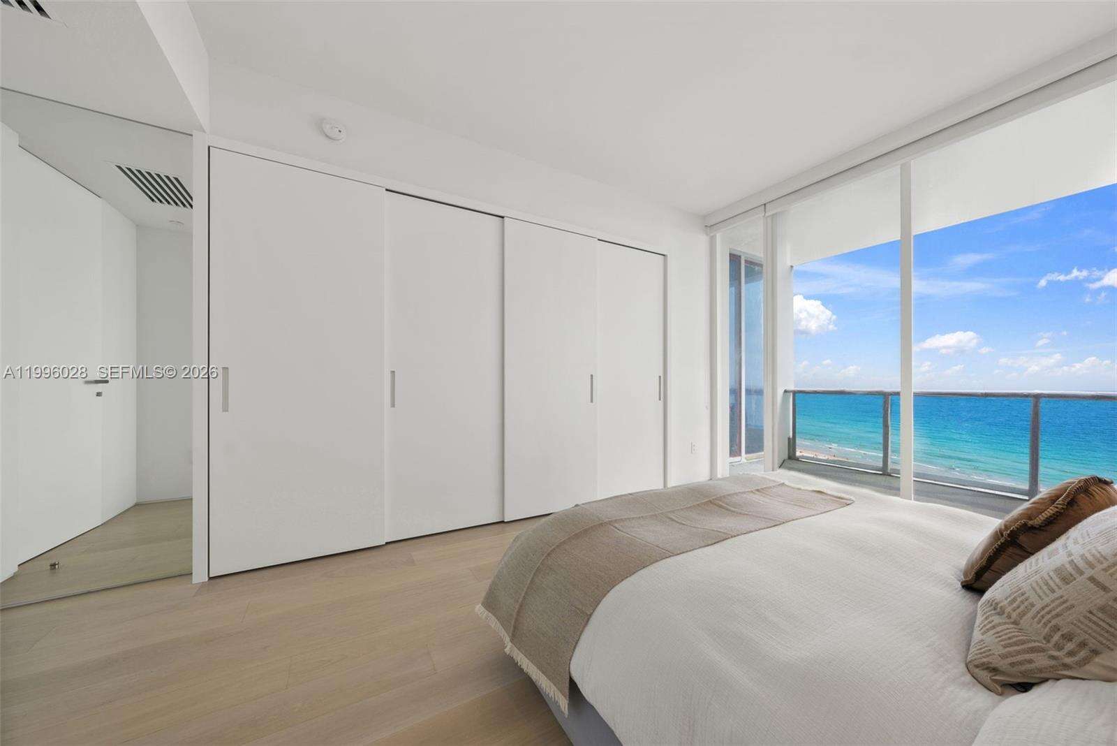 CONTINUUM ON SOUTH BEACH CONDO THE SOUTH TOWER - 100 Pointe Dr, Miami Beach, FL 33139 | Picture 37