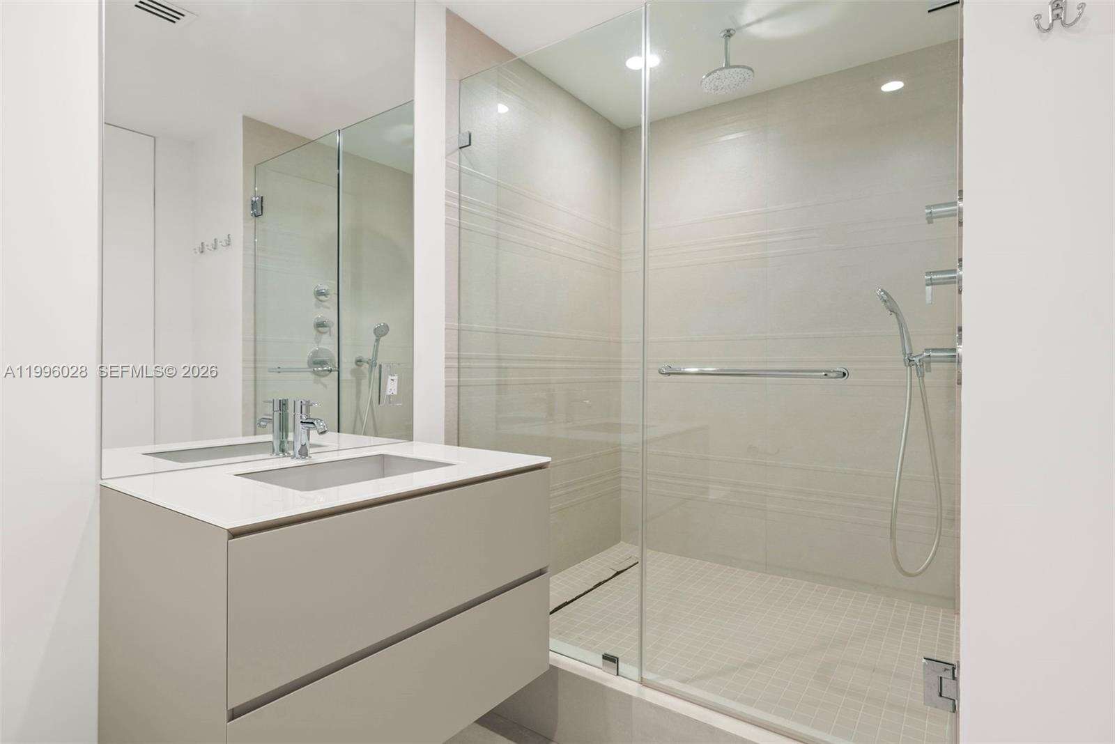 CONTINUUM ON SOUTH BEACH CONDO THE SOUTH TOWER - 100 Pointe Dr, Miami Beach, FL 33139 | Picture 47