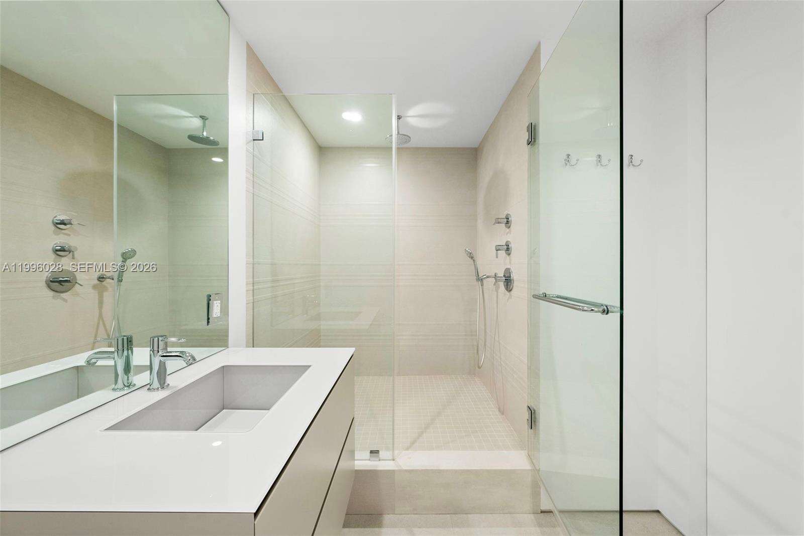 CONTINUUM ON SOUTH BEACH CONDO THE SOUTH TOWER - 100 Pointe Dr, Miami Beach, FL 33139 | Picture 49