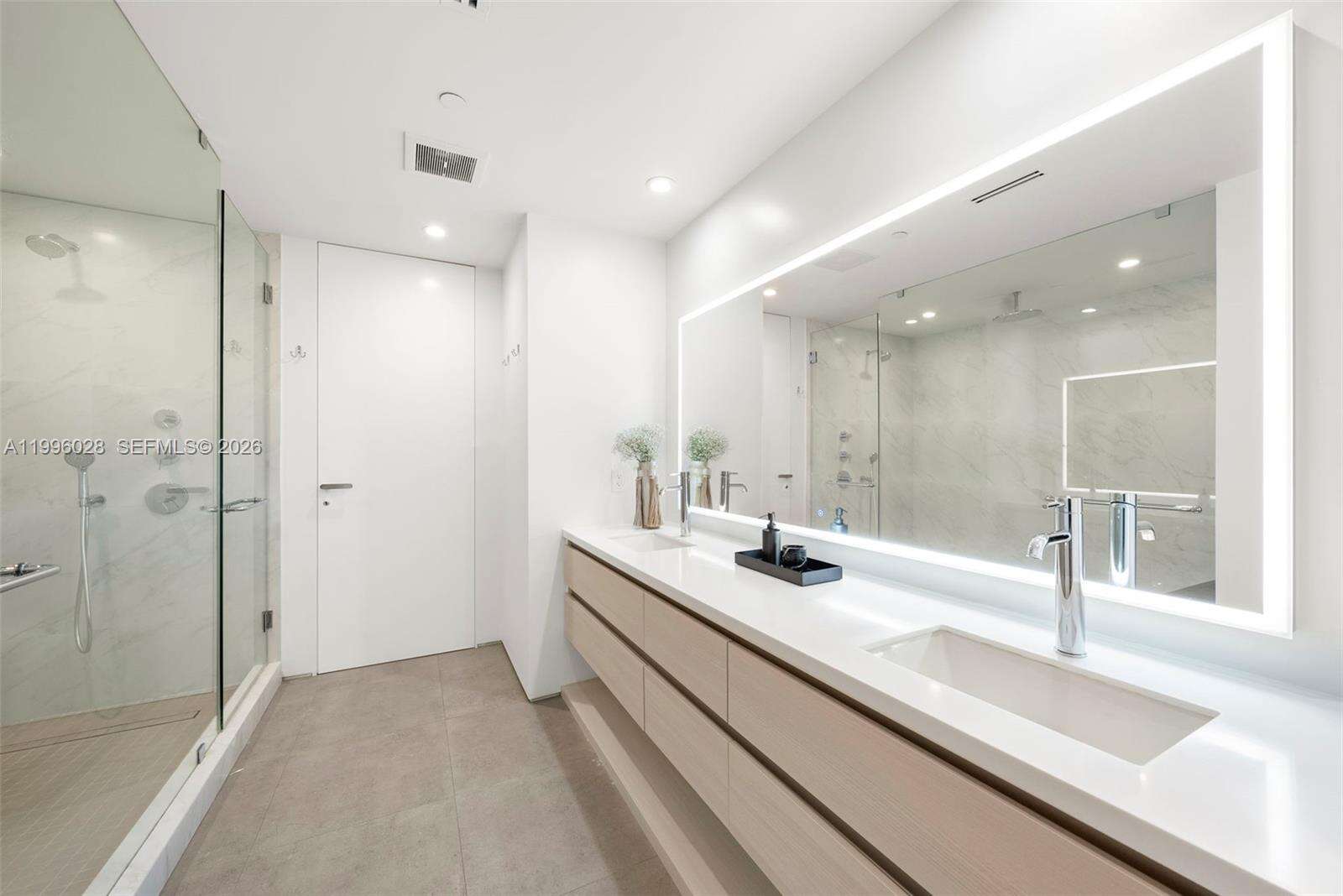 CONTINUUM ON SOUTH BEACH CONDO THE SOUTH TOWER - 100 Pointe Dr, Miami Beach, FL 33139 | Picture 53