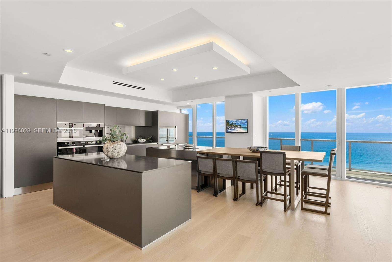 CONTINUUM ON SOUTH BEACH CONDO THE SOUTH TOWER - 100 Pointe Dr, Miami Beach, FL 33139 | Picture 8
