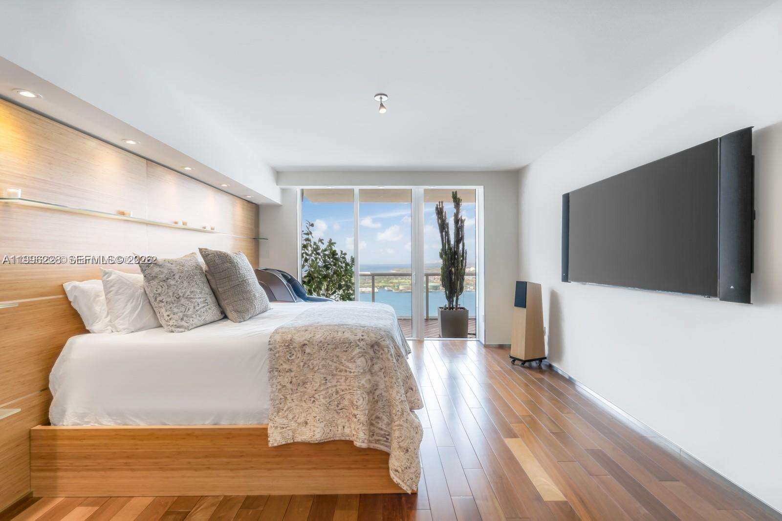 Icon at 450 Alton Rd, Miami Beach, FL 33139 - For Sale photo 18