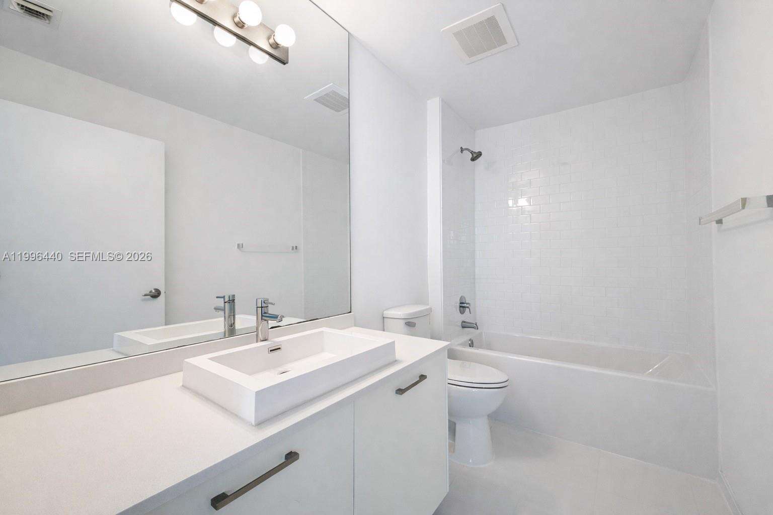 Centro at 151 1 St, Miami, FL 33131 - For Sale photo 11
