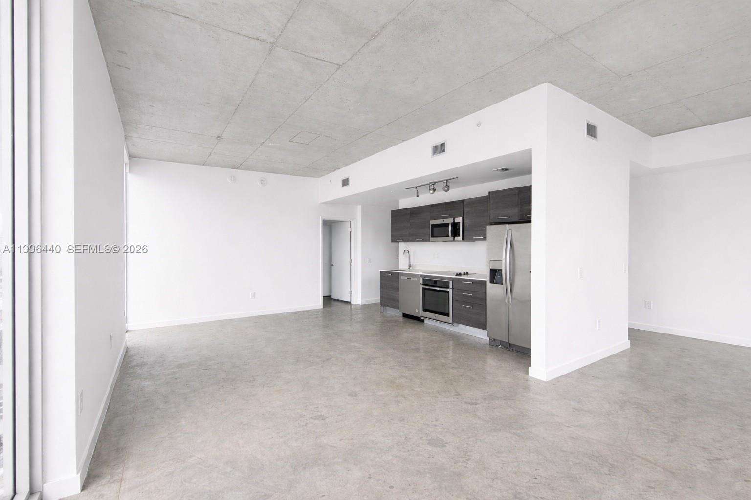 Centro at 151 1 St, Miami, FL 33131 - For Sale photo 3