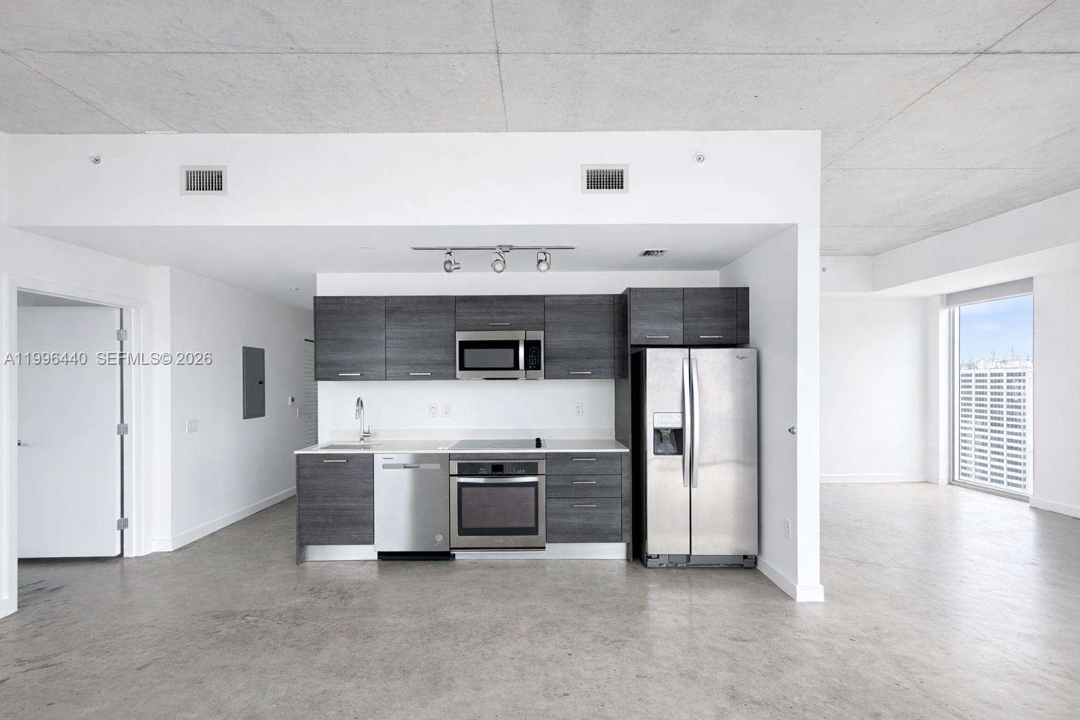Centro at 151 1 St, Miami, FL 33131 - For Sale photo 4