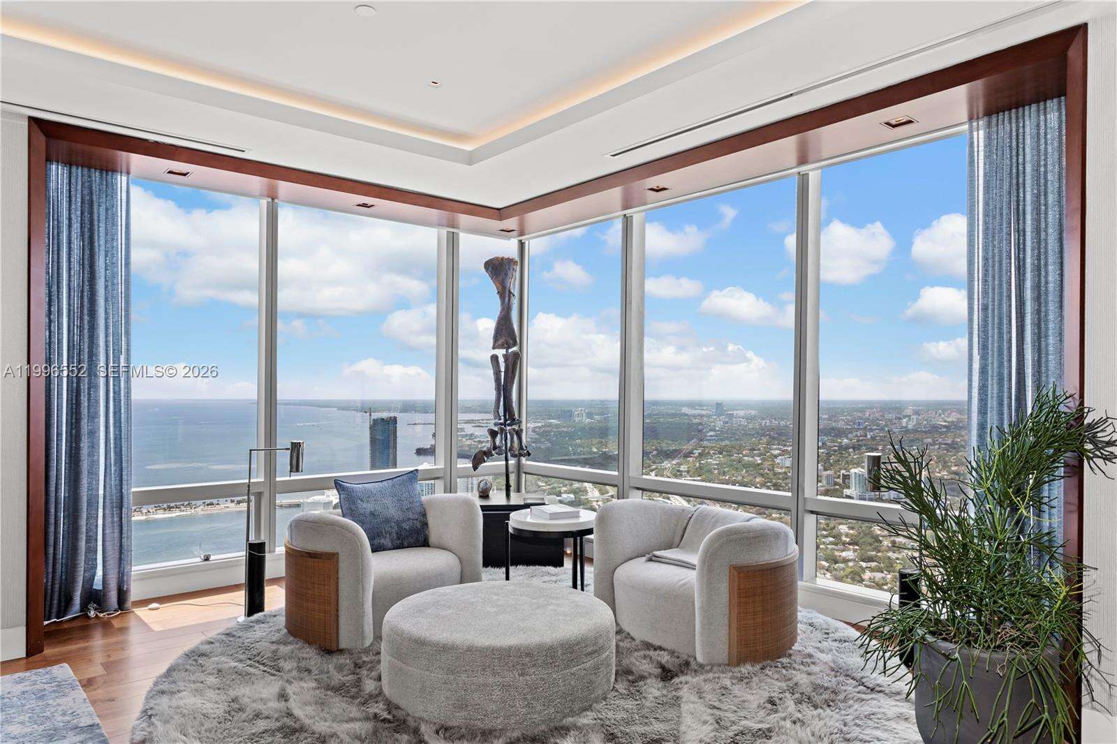 MILLENNIUM TOWER - 1425 Brickell Ave, Miami, FL 33131 | Picture 3