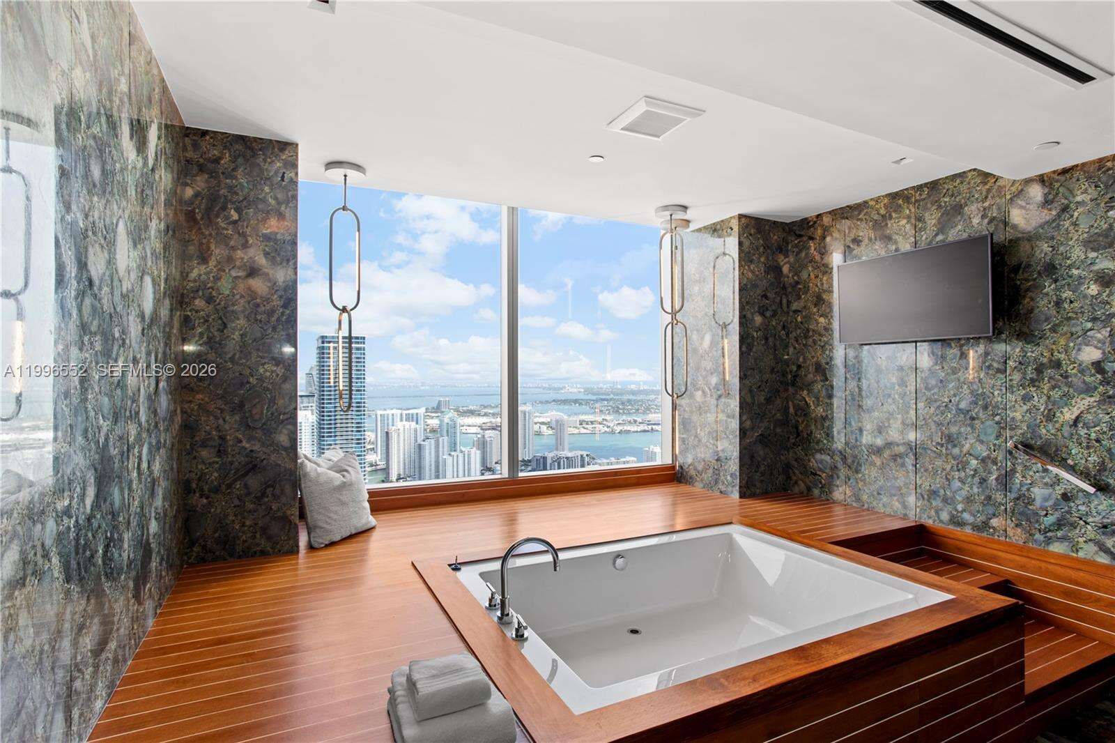 MILLENNIUM TOWER - 1425 Brickell Ave, Miami, FL 33131 | Picture 25