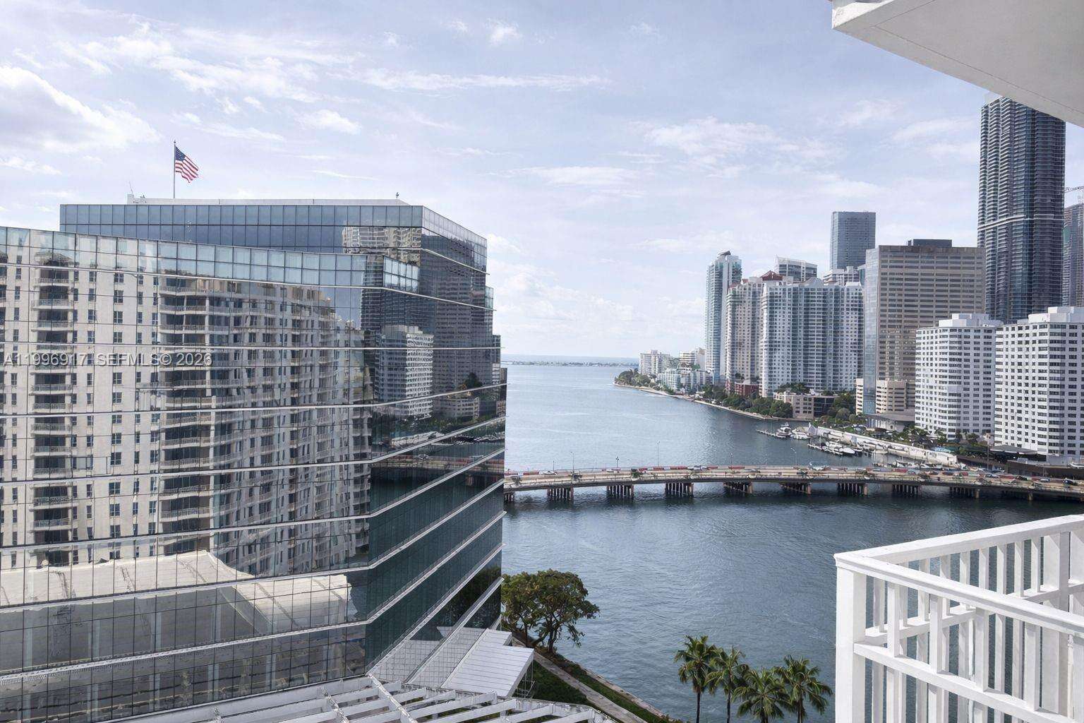 Courvoisier Courts at 701 Brickell Key Blvd, Miami, FL 33131 - For Sale photo 15