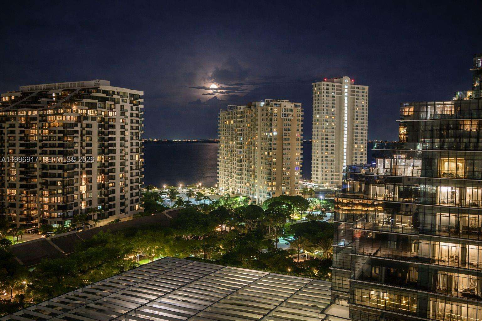 Courvoisier Courts at 701 Brickell Key Blvd, Miami, FL 33131 - For Sale photo 4