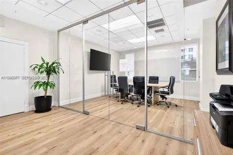 Courvoisier Courts at 701 Brickell Key Blvd, Miami, FL 33131 - For Sale photo 31