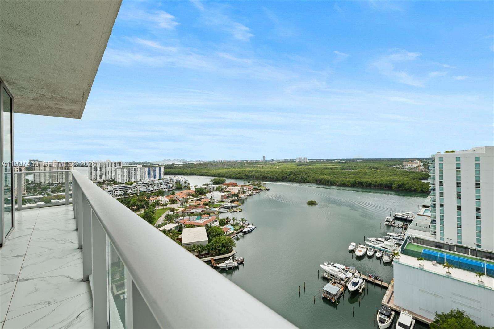 Parque Towers at 330 Sunny Isles Blvd, Sunny Isles Beach, FL 33160 - For Sale photo 1