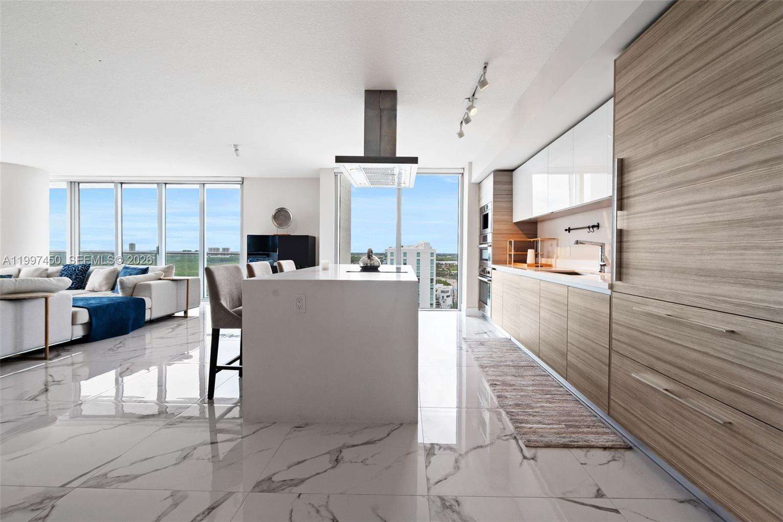 Parque Towers at 330 Sunny Isles Blvd, Sunny Isles Beach, FL 33160 - For Sale photo 11