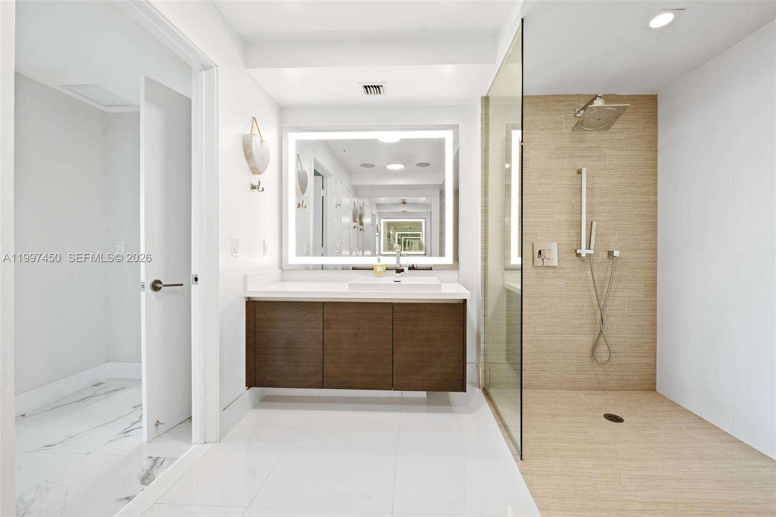 Parque Towers at 330 Sunny Isles Blvd, Sunny Isles Beach, FL 33160 - For Sale photo 18