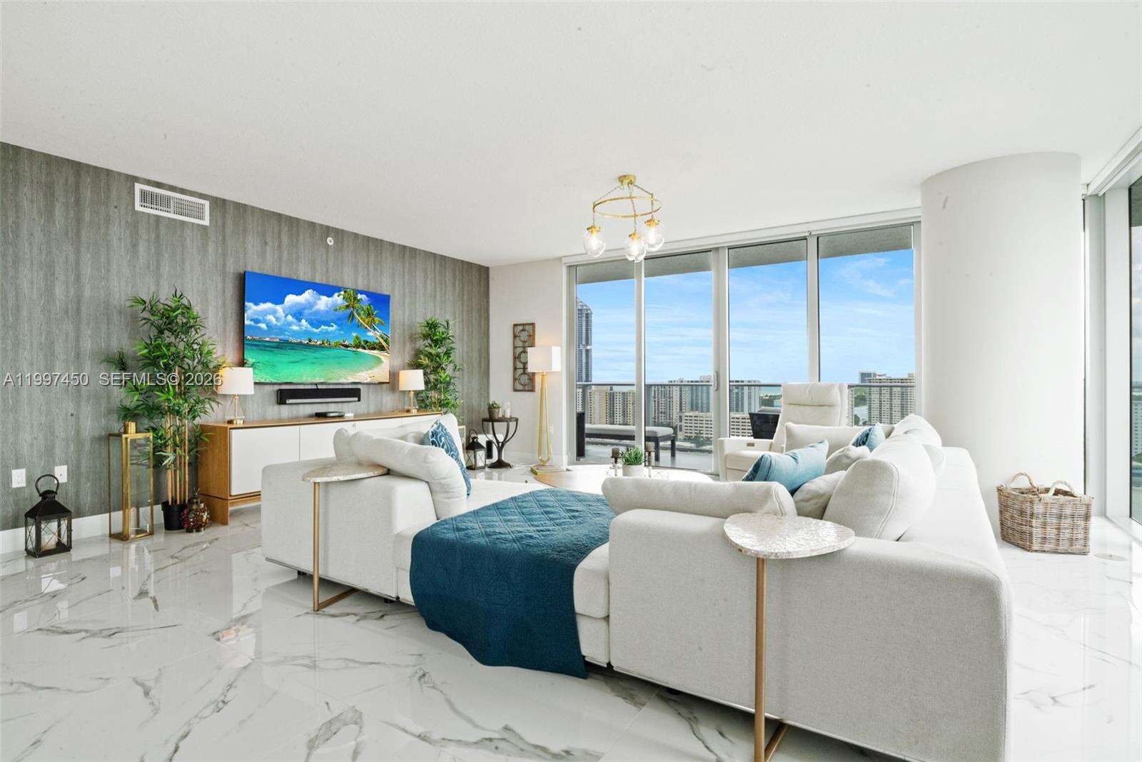 Parque Towers at 330 Sunny Isles Blvd, Sunny Isles Beach, FL 33160 - For Sale photo 4
