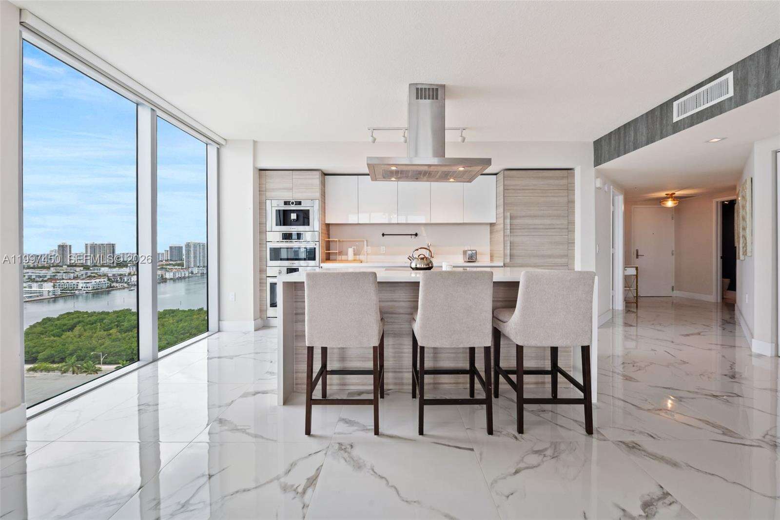 Parque Towers at 330 Sunny Isles Blvd, Sunny Isles Beach, FL 33160 - For Sale photo 9