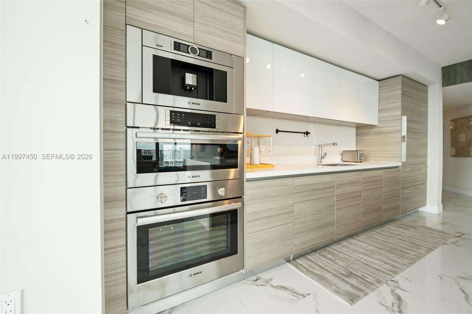 Parque Towers at 330 Sunny Isles Blvd, Sunny Isles Beach, FL 33160 - For Sale photo 10
