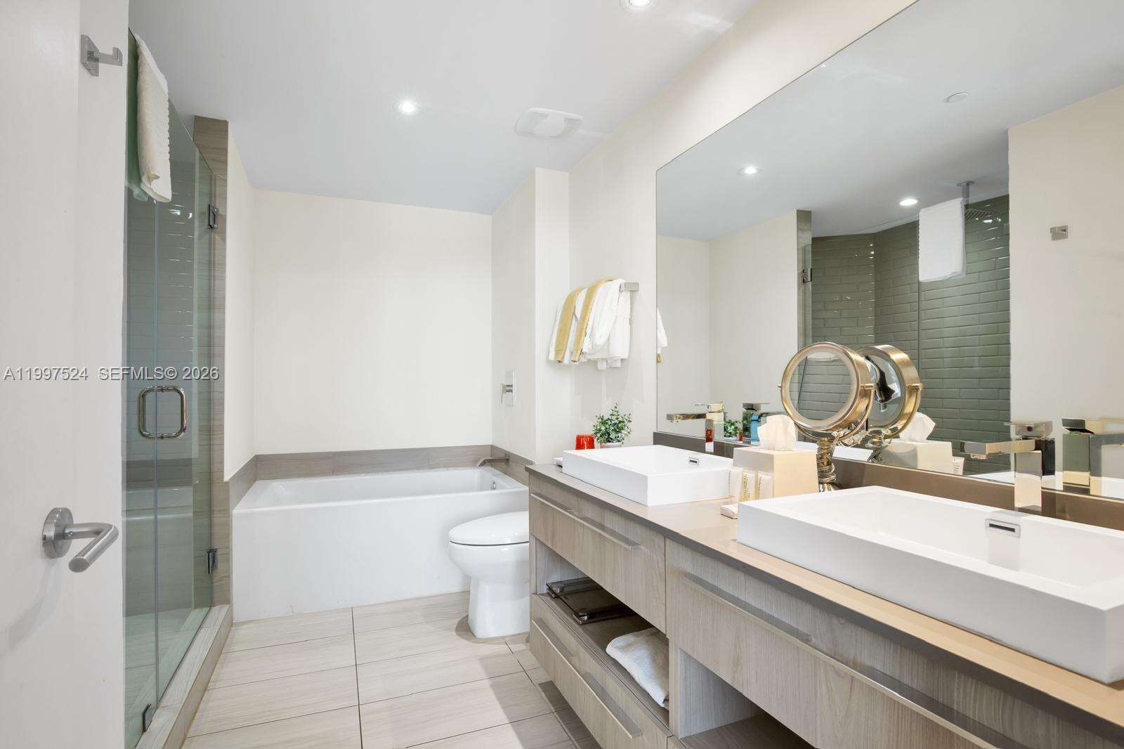 Hyde Beach House at 4010 Ocean Dr, Hollywood, FL 33019 - For Sale photo 32