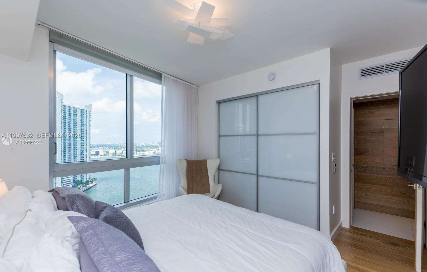 ICONBRICKELL CONDO NO 1 - 465 Brickell Ave, Miami, FL 33131 | Picture 19