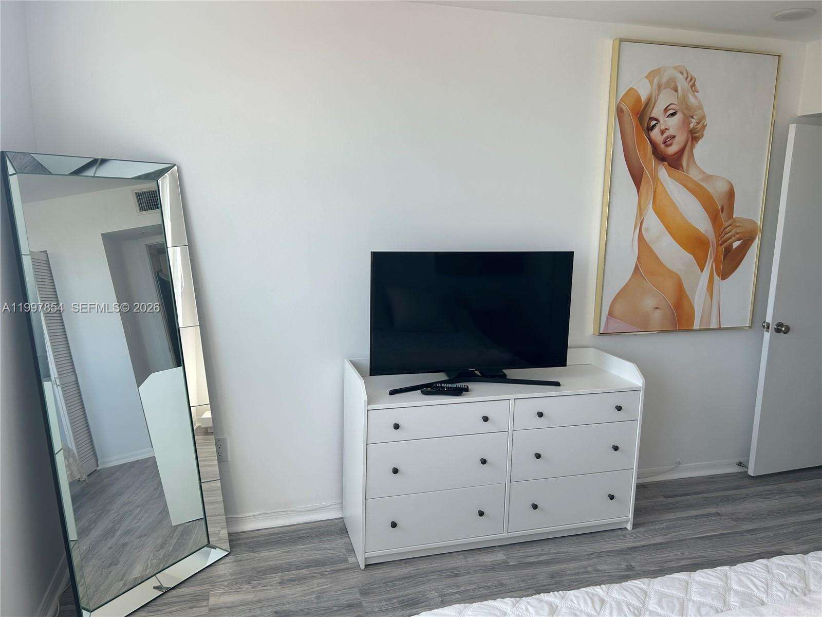 Yacht Club At Portofino at 90 Alton Rd, Miami Beach, FL 33139 - For Sale photo 4
