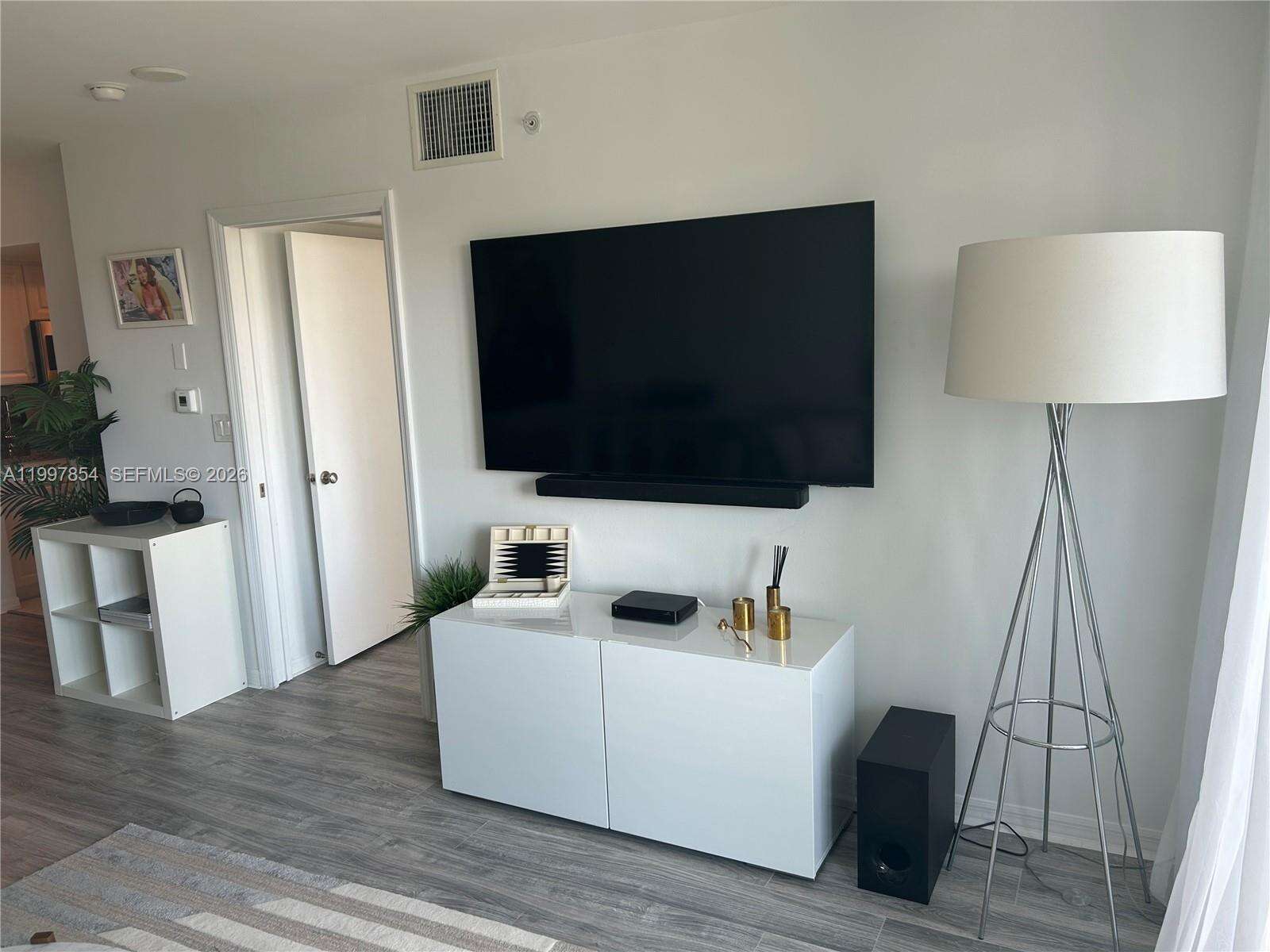 Yacht Club At Portofino at 90 Alton Rd, Miami Beach, FL 33139 - For Sale photo 5