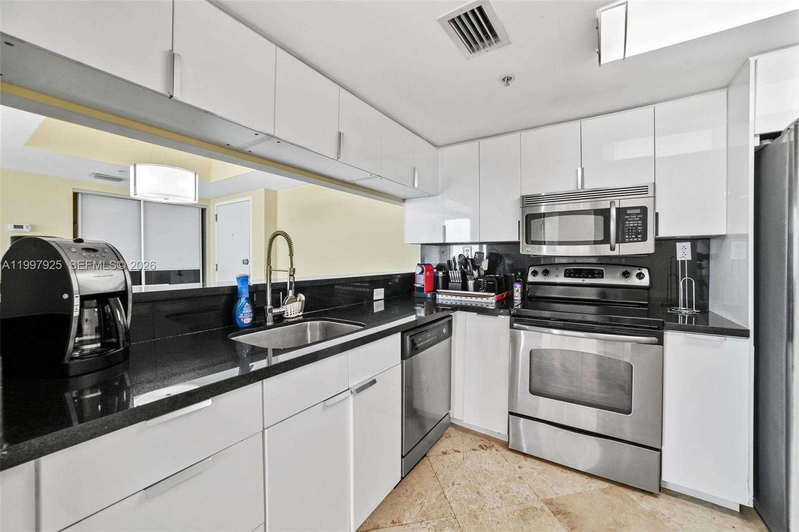 The Floridian at 650 W Ave, Miami Beach, FL 33139 - For Sale photo 9