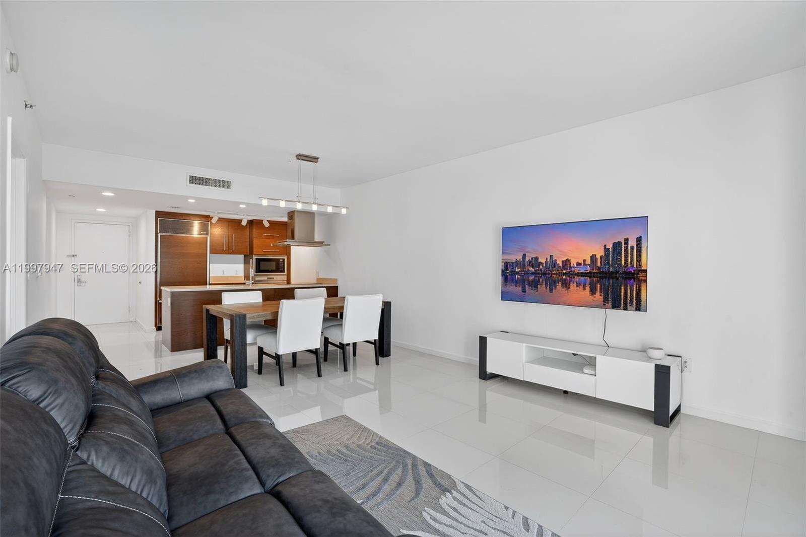 Icon Brickell 2 at 495 Brickell Ave, Miami, FL 33131 - For Sale photo 3