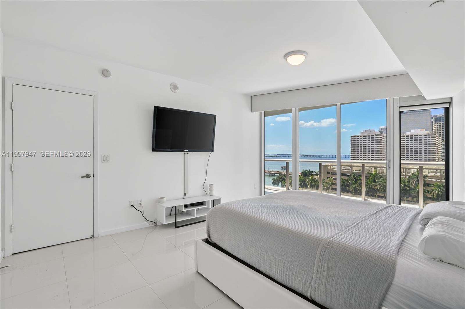 Icon Brickell 2 at 495 Brickell Ave, Miami, FL 33131 - For Sale photo 6