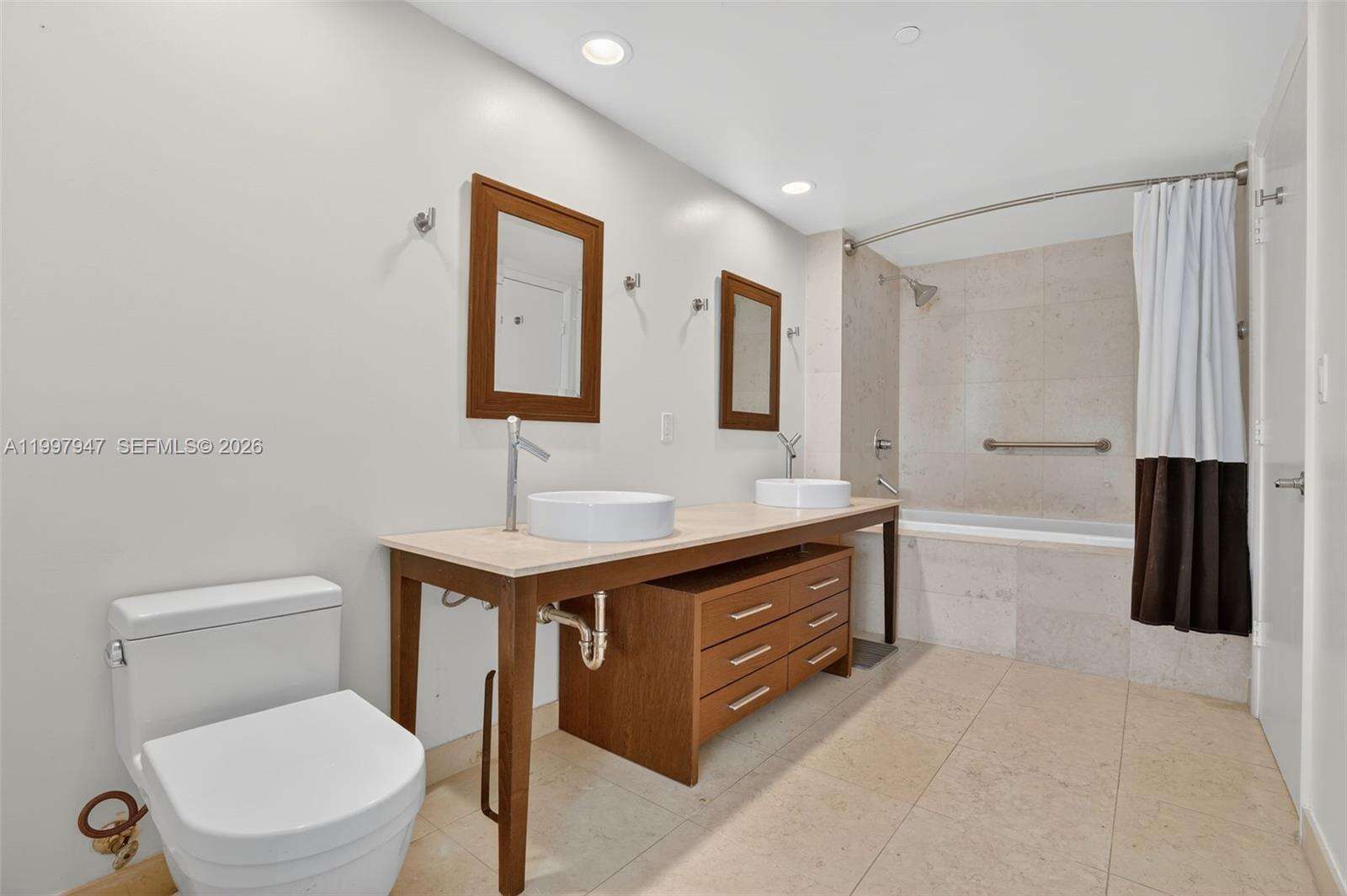 Icon Brickell 2 at 495 Brickell Ave, Miami, FL 33131 - For Sale photo 7