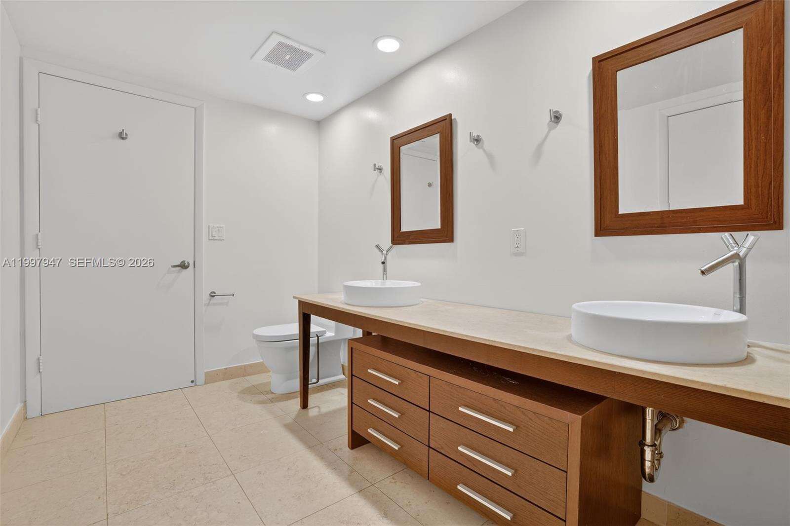 Icon Brickell 2 at 495 Brickell Ave, Miami, FL 33131 - For Sale photo 8