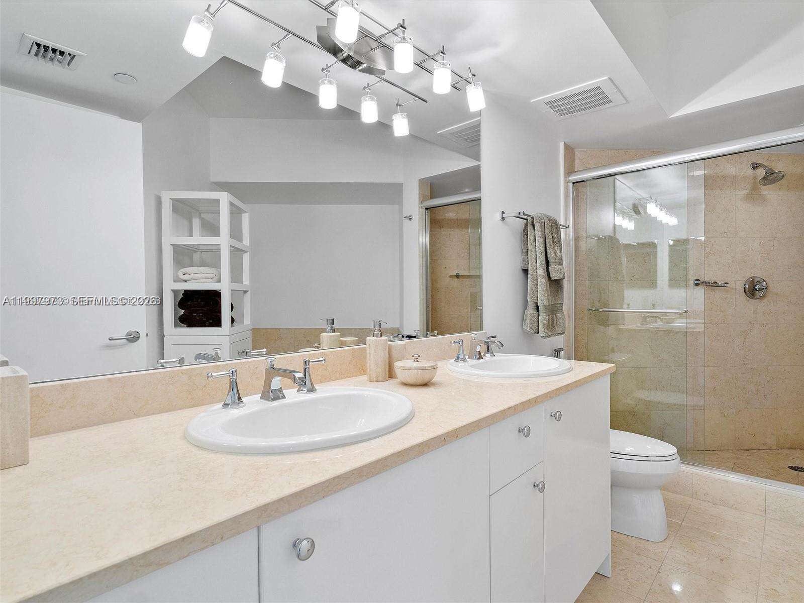 Turnberry Village North at 20000 Country Club Dr, Aventura, FL 33180 - For Sale photo 19