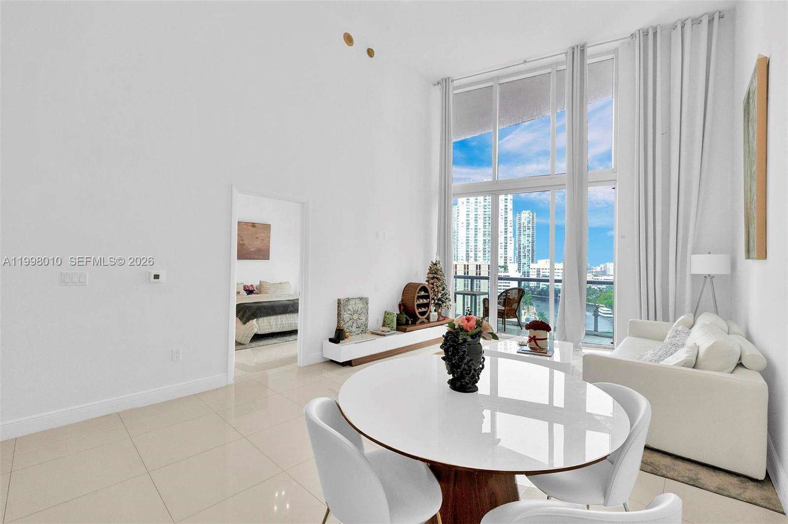 Icon Brickell 1 at 465 Brickell Ave, Miami, FL 33131 - For Sale photo 1