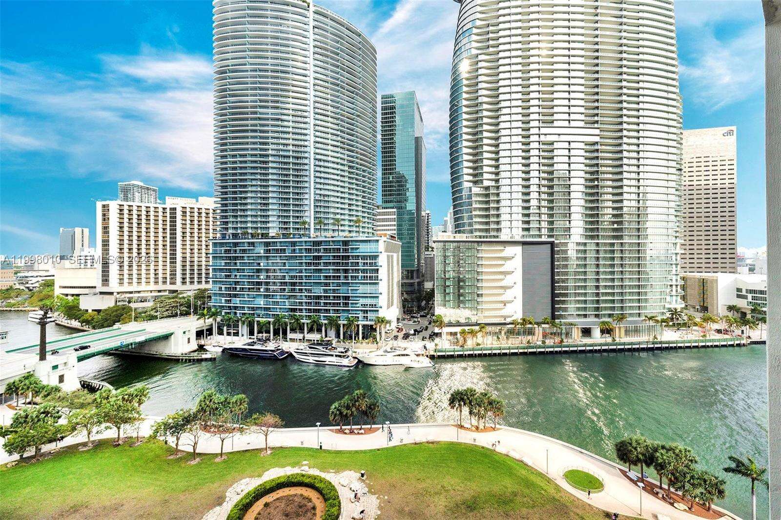 Icon Brickell 1 at 465 Brickell Ave, Miami, FL 33131 - For Sale photo 15
