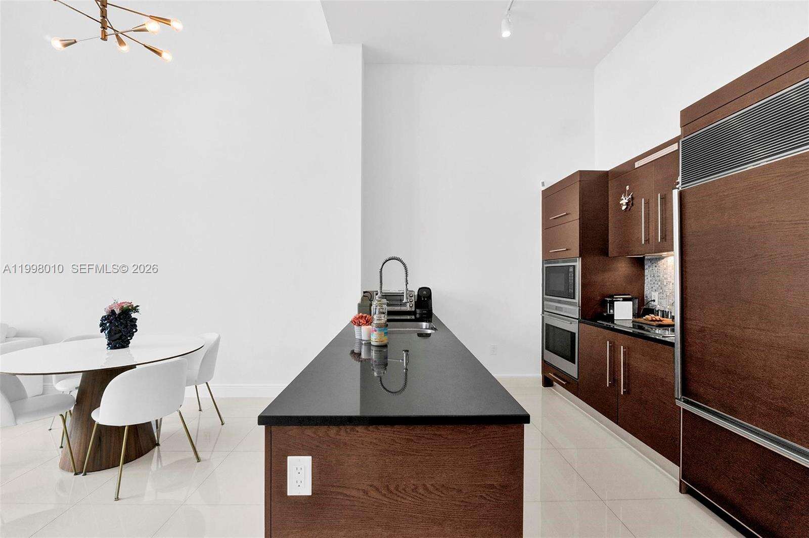 Icon Brickell 1 at 465 Brickell Ave, Miami, FL 33131 - For Sale photo 3