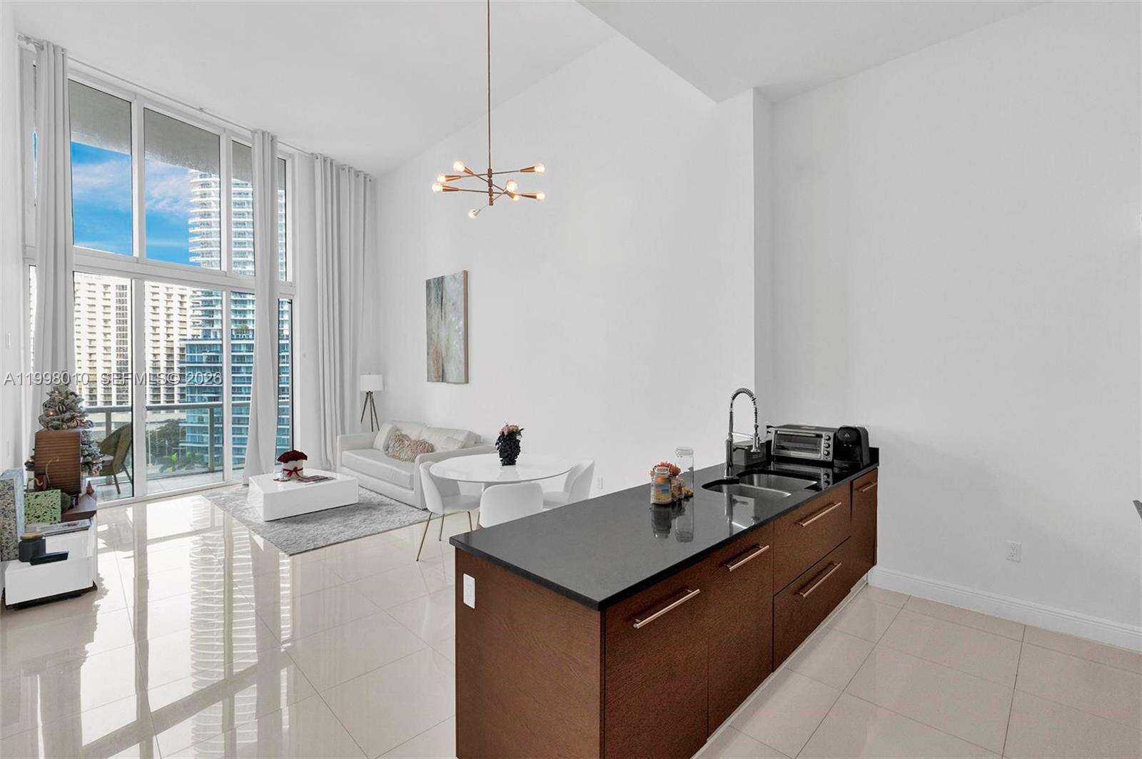 Icon Brickell 1 at 465 Brickell Ave, Miami, FL 33131 - For Sale photo 4