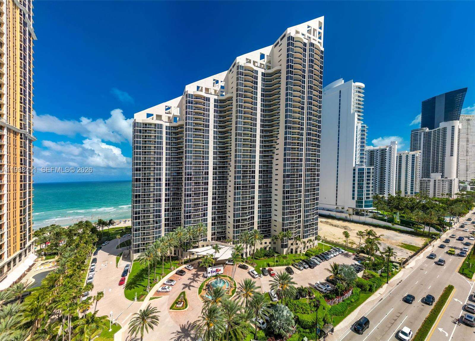THE PINNACLE - 17555 Collins Ave, Sunny Isles Beach, FL 33160 | Picture 1