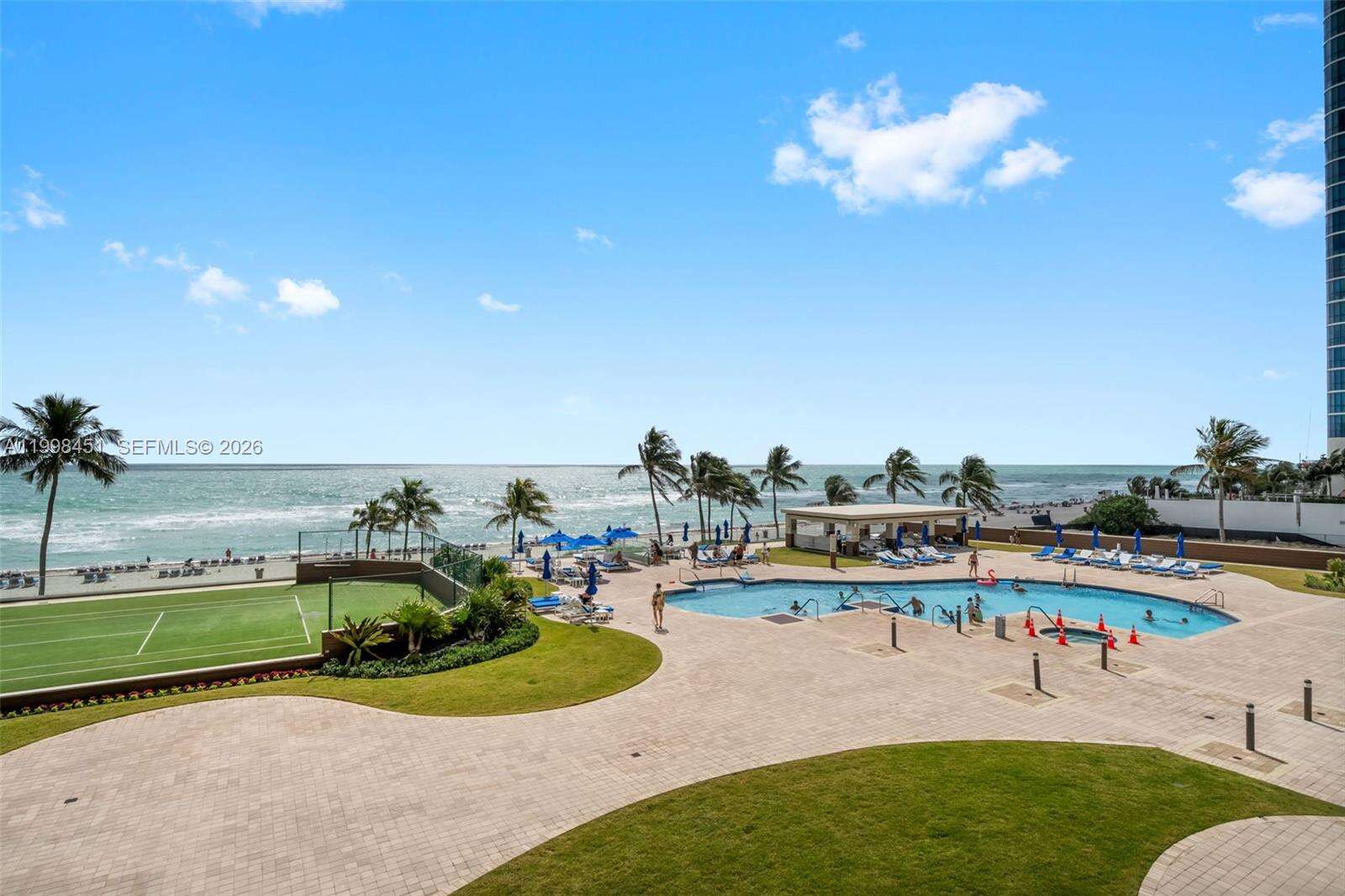 THE PINNACLE - 17555 Collins Ave, Sunny Isles Beach, FL 33160 | Picture 11