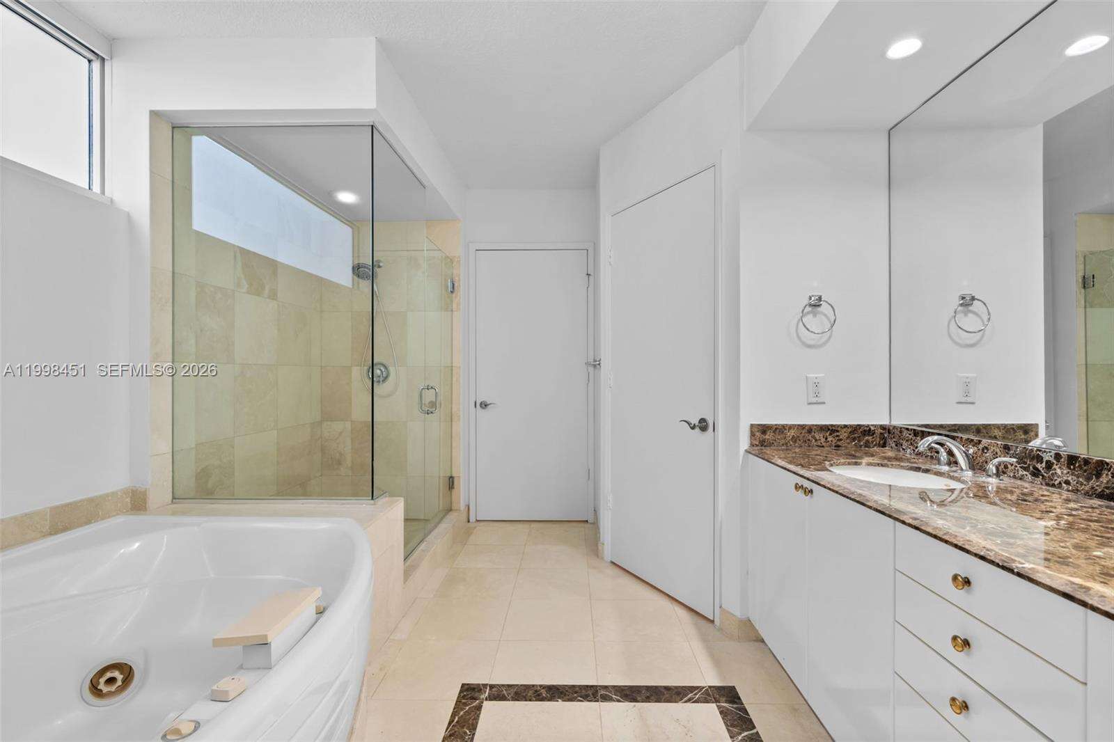 THE PINNACLE - 17555 Collins Ave, Sunny Isles Beach, FL 33160 | Picture 14