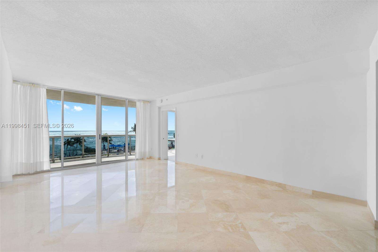THE PINNACLE - 17555 Collins Ave, Sunny Isles Beach, FL 33160 | Picture 3