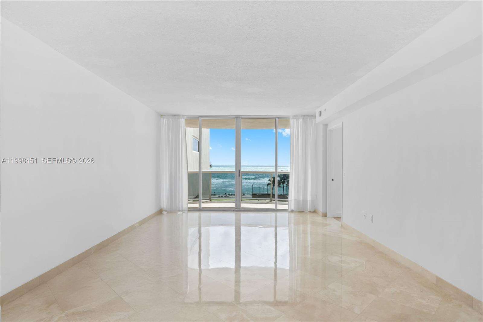 THE PINNACLE - 17555 Collins Ave, Sunny Isles Beach, FL 33160 | Picture 4