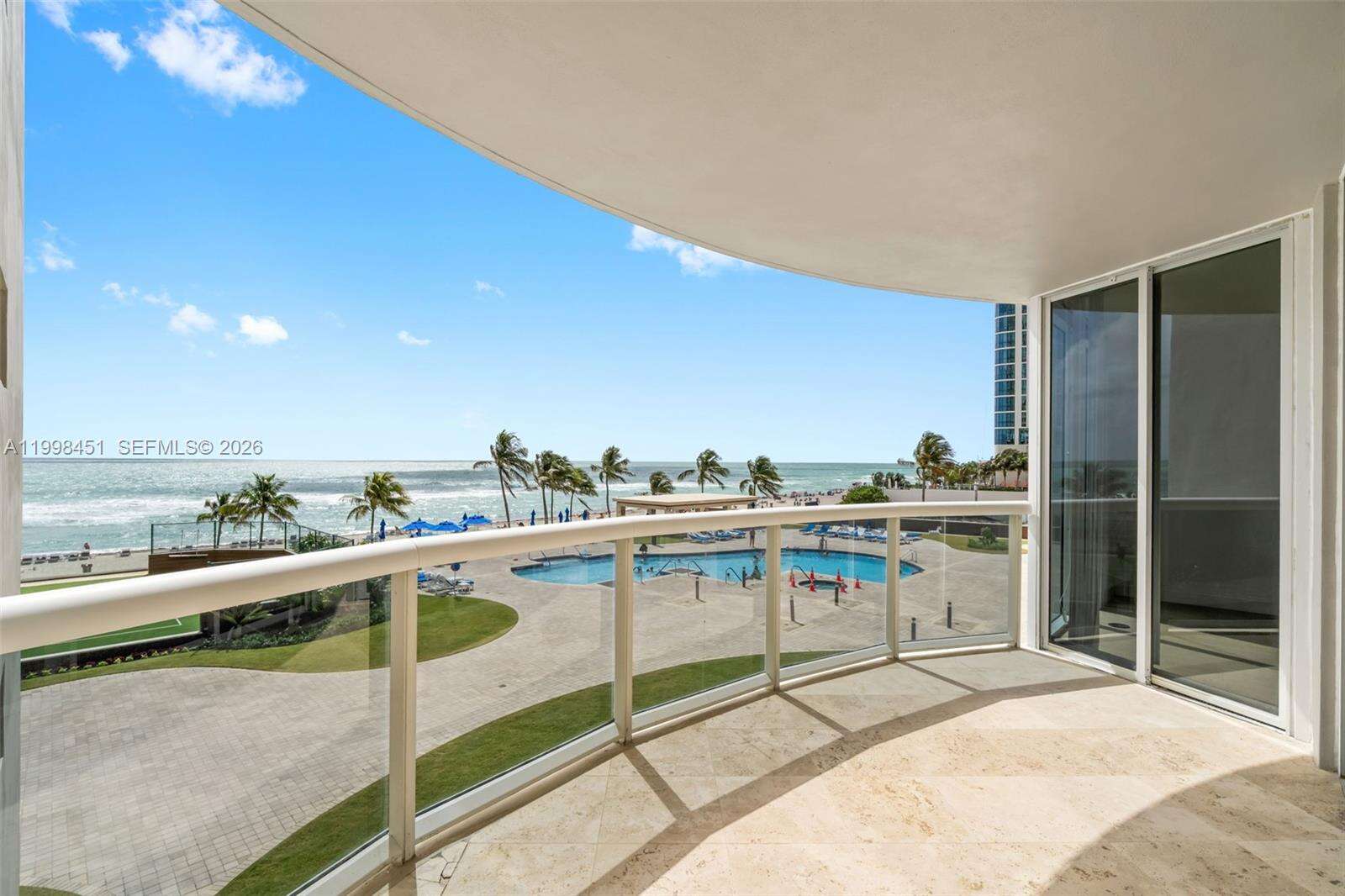 THE PINNACLE - 17555 Collins Ave, Sunny Isles Beach, FL 33160 | Picture 9