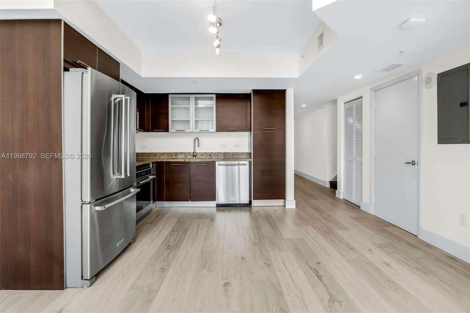 Brickell On The River at 41 5 St, Miami, FL 33131 - For Sale photo 4