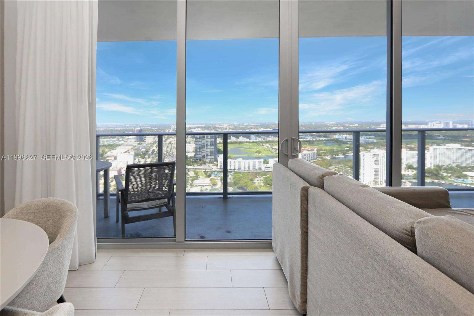 Hyde Beach House at 4010 Ocean Dr, Hollywood, FL 33019 - For Sale photo 2