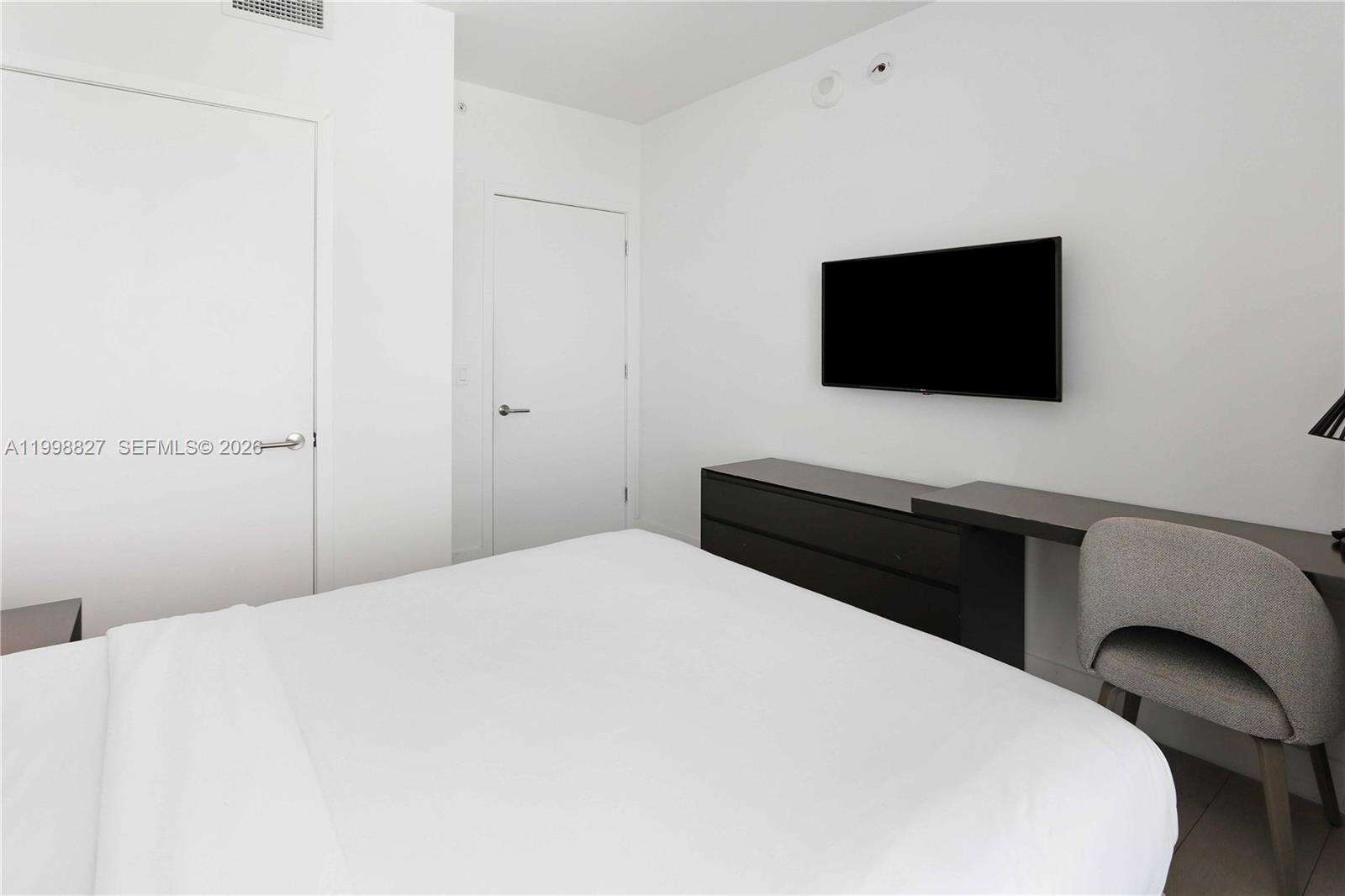 Hyde Beach House at 4010 Ocean Dr, Hollywood, FL 33019 - For Sale photo 13