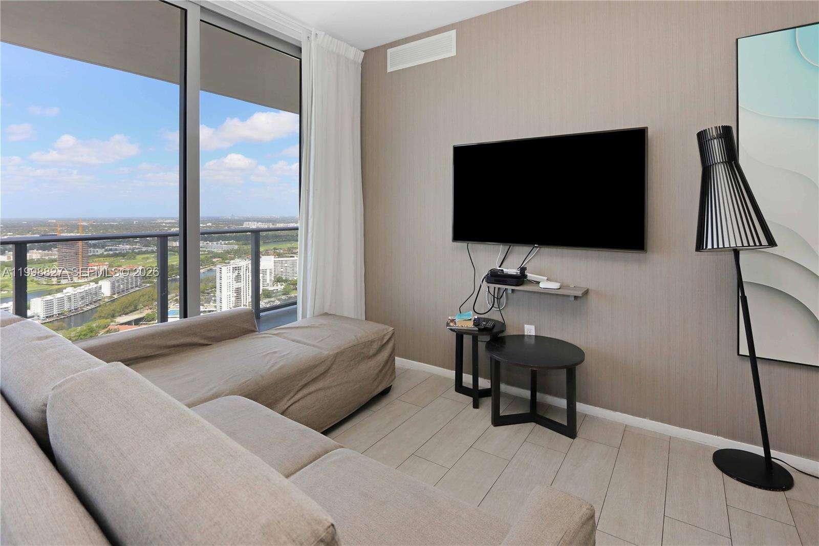Hyde Beach House at 4010 Ocean Dr, Hollywood, FL 33019 - For Sale photo 3