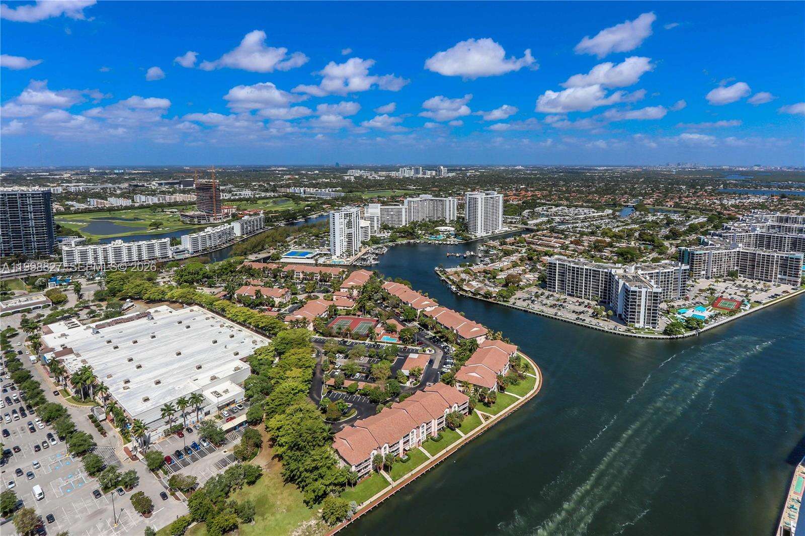 Hyde Beach House at 4010 Ocean Dr, Hollywood, FL 33019 - For Sale photo 31