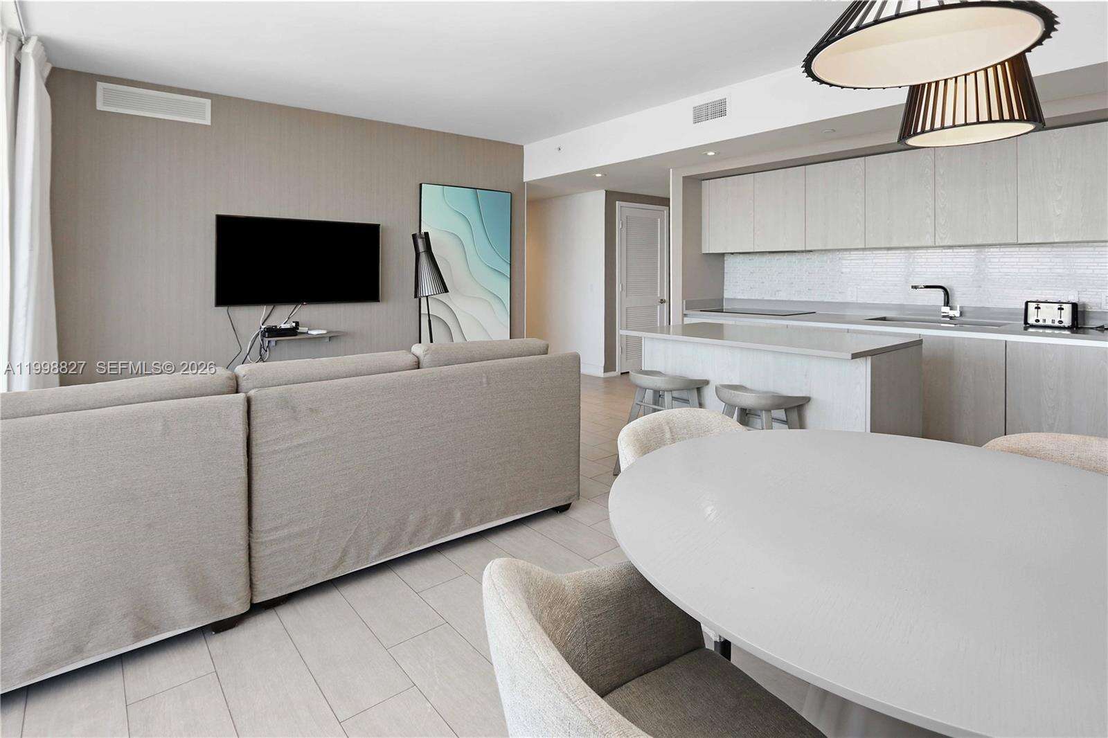Hyde Beach House at 4010 Ocean Dr, Hollywood, FL 33019 - For Sale photo 5